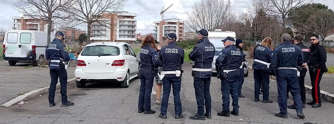 Forze dell’Ordine in azione al Bivio di Guidonia: sgomberato insediamento abusivo