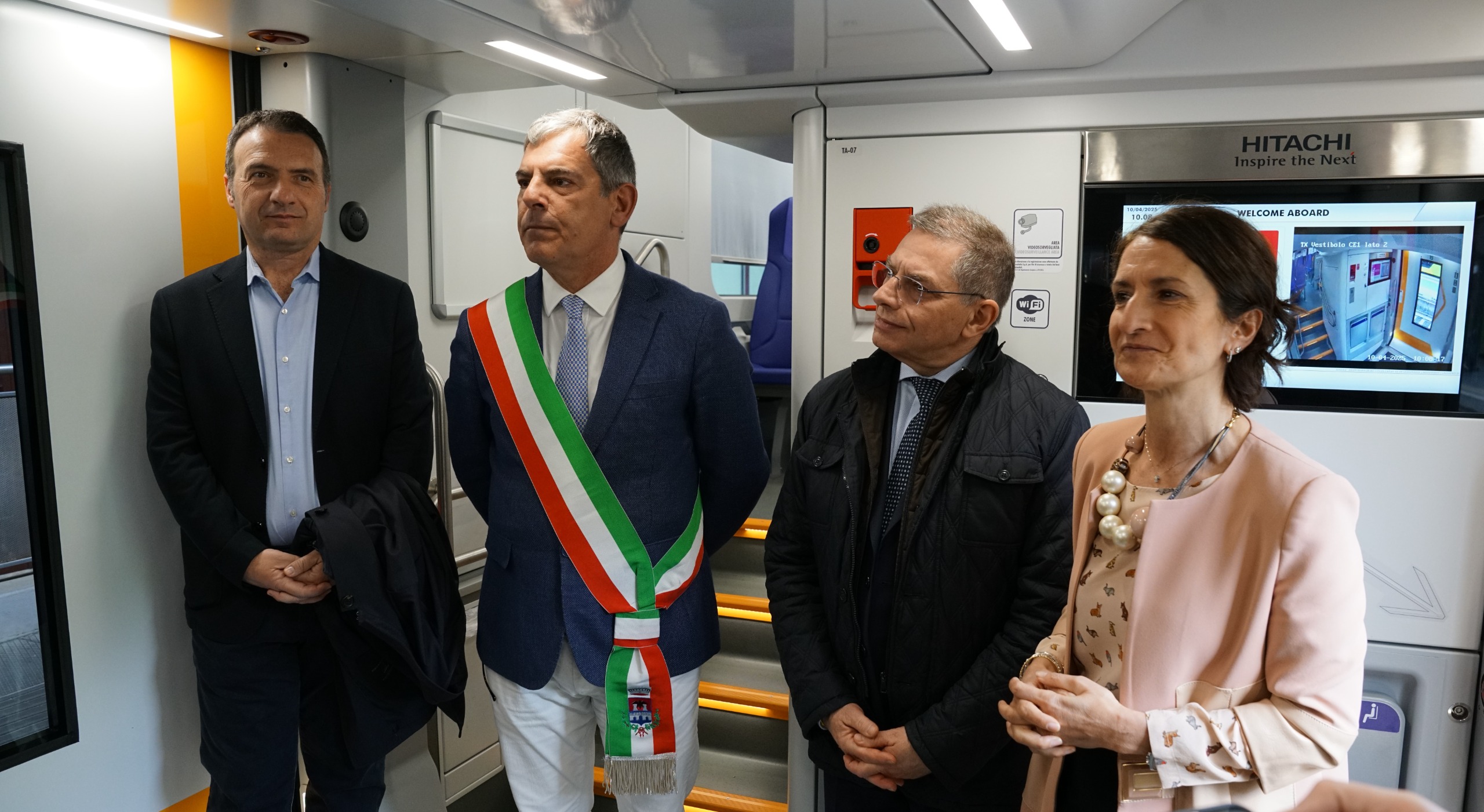 Arriva il nuovo treno alla stazione di Tivoli