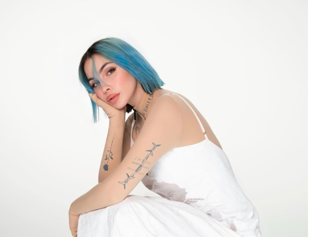 Rose Villain madrina del Roma Pride “Fuorilegge”