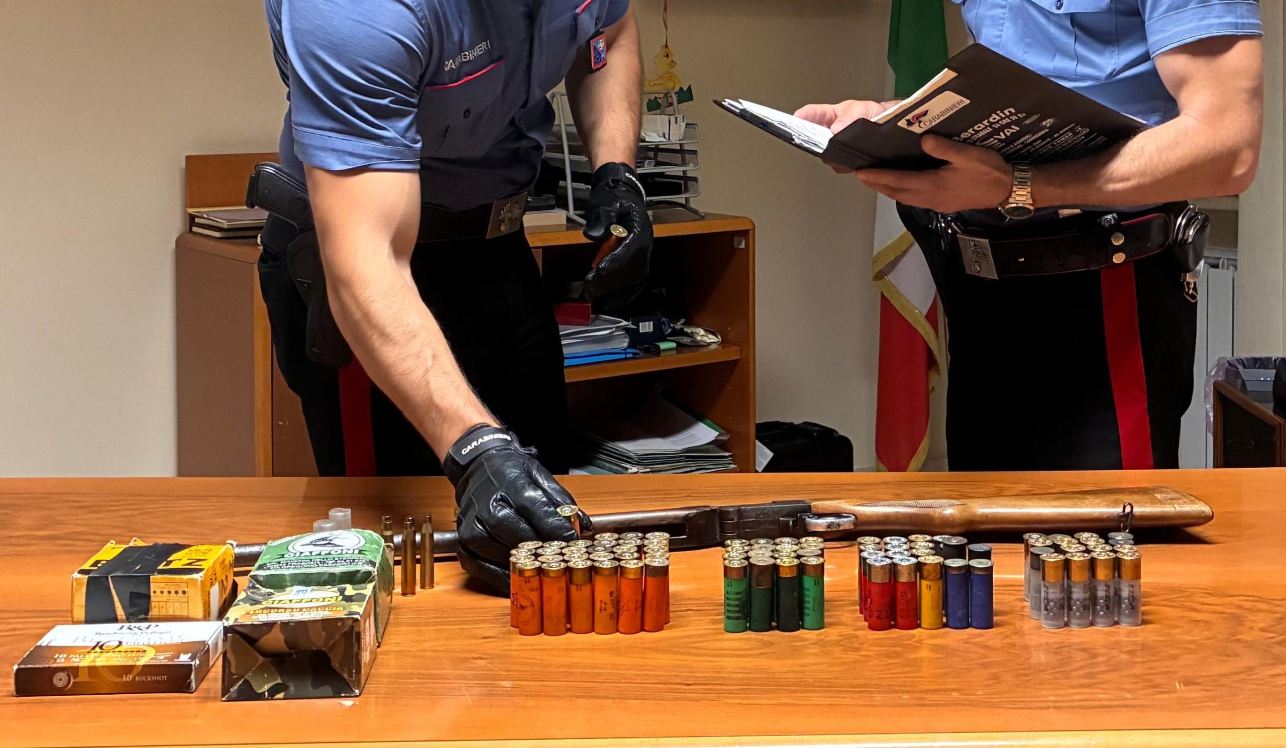 Tivoli – Trovato con un fucile clandestino e munizioni: arrestato 42enne