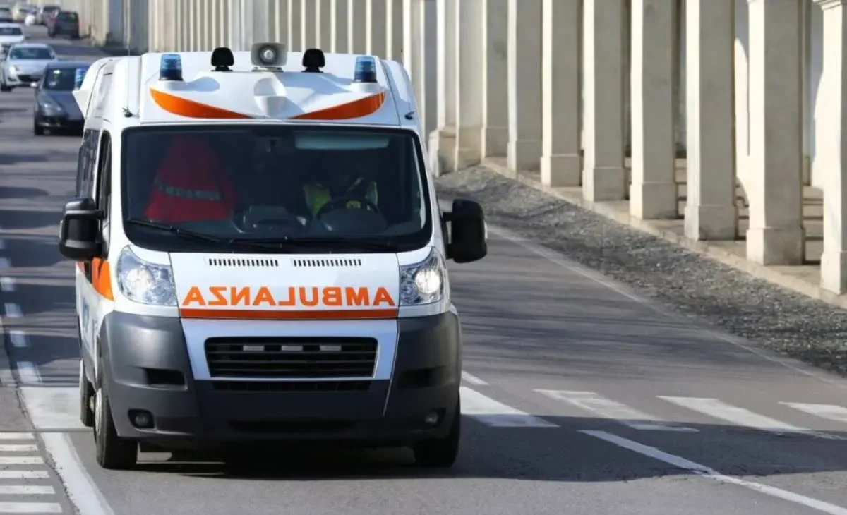 Ambulanza dietro - Notizialocale