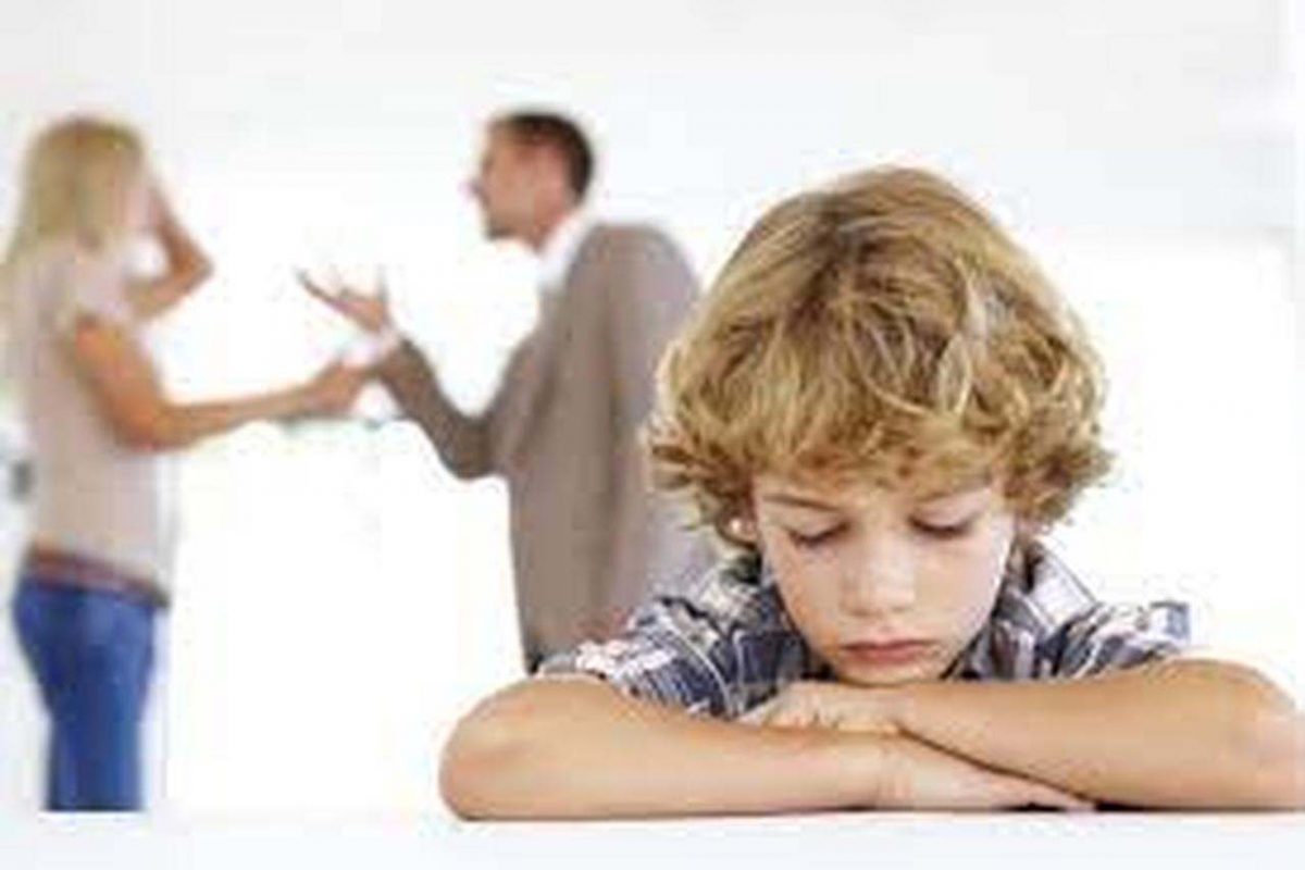 Trasferirsi con il figlio minore | Si rischia di perdere l’affidamento? Cosa prevede davvero la legge