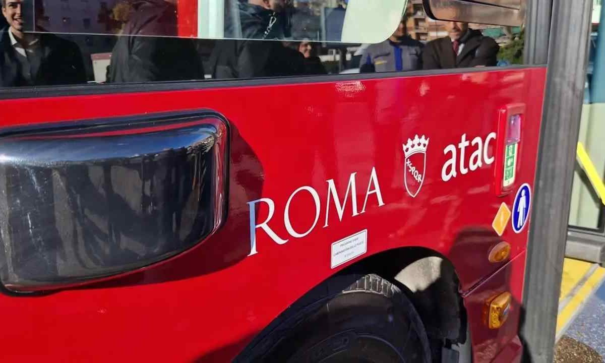 Controllori Atac con body-cam: nasce la telecamera “tutore” | la città in viaggio sotto l’obiettivo