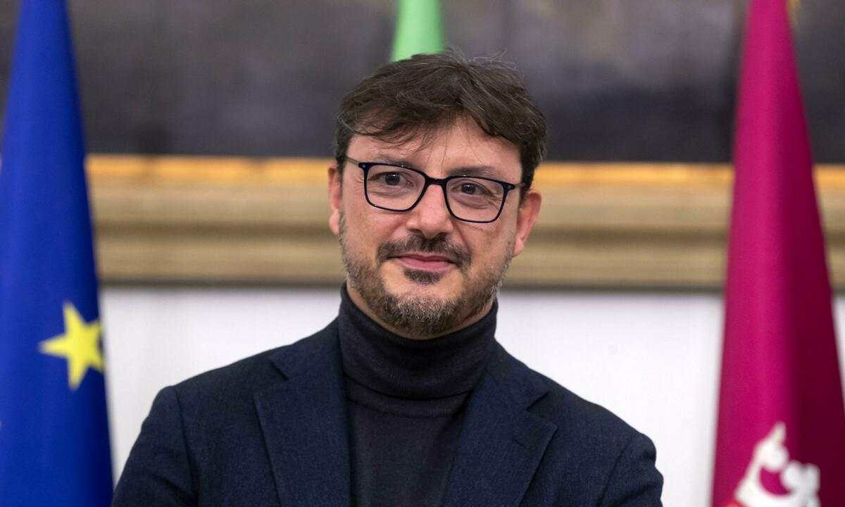 Patanè attacca la cultura dell’auto: serve uno spartiacque sulla mobilità | previste misure che cambiano le abitudini