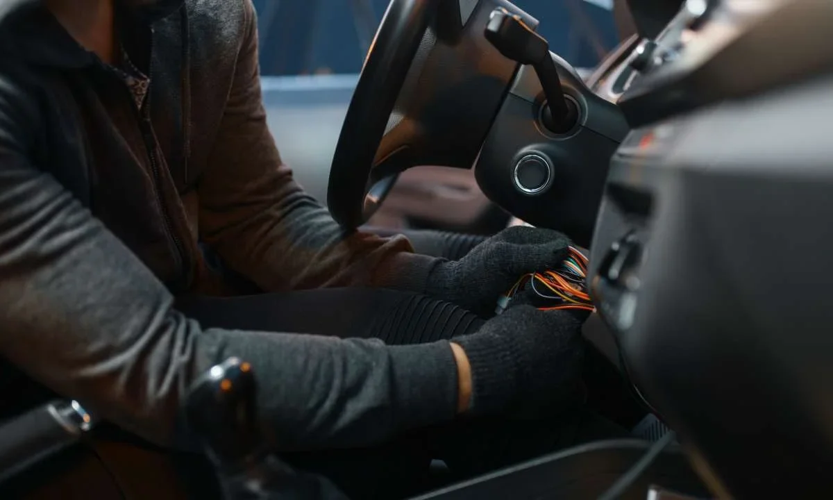 Furto auto - Notizialocale