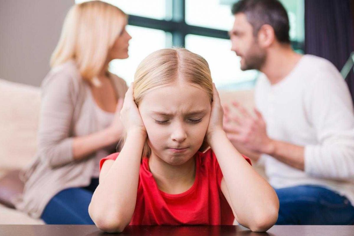 Genitori separati – visite negate, accordi ignorati: non è solo un dispiacere ma un problema legale | il giudice può ribaltare l’affido senza avviso