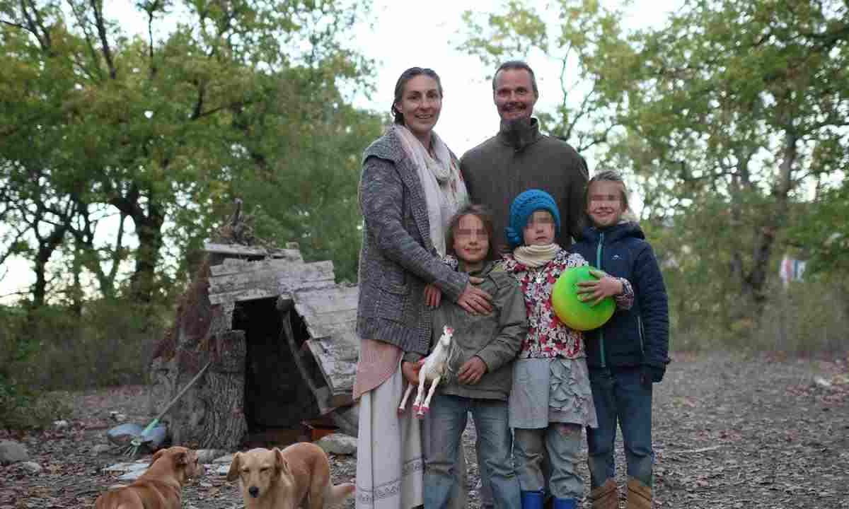 Famiglia nel bosco e istruzione a casa, ecco come funziona davvero l’homeschooling in Italia | Casi-limite e chiarimenti normativi