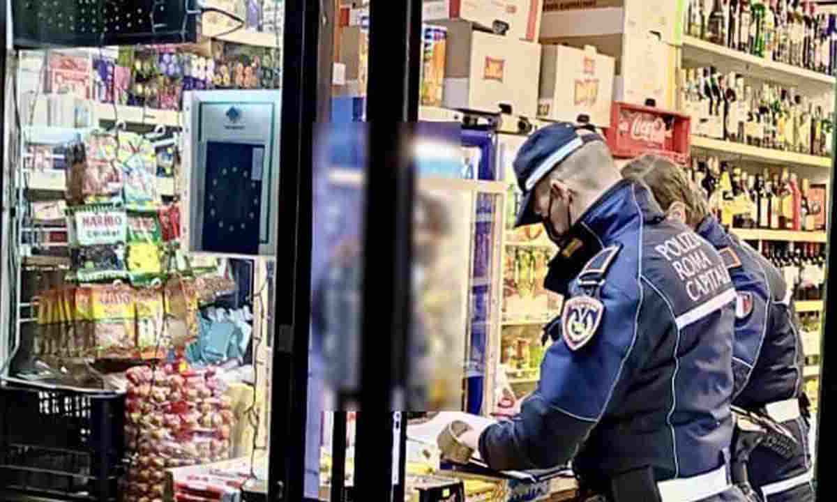 Tor Pignattara esplode contro i minimarket: “Troppi, basta nuove aperture”. Ma il Municipio gela tutti