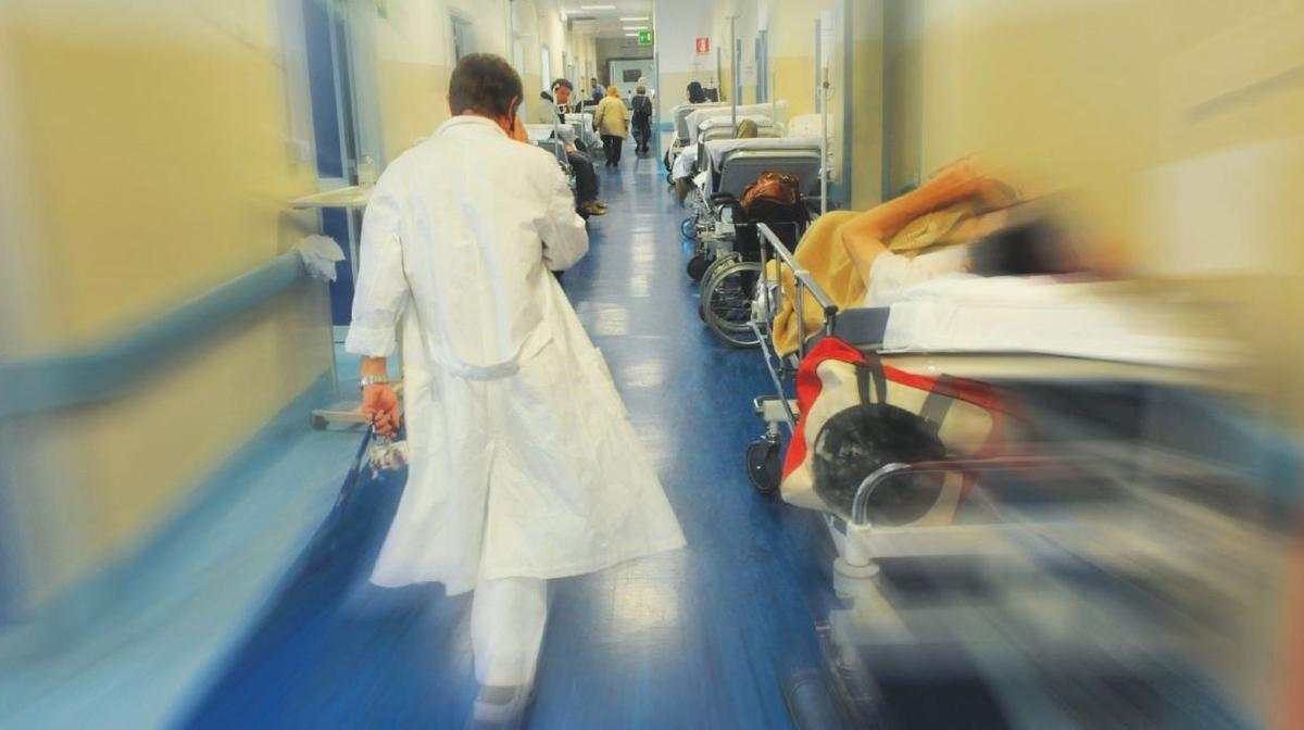 Sanità nel caos: il sistema non regge più il peso dei pazienti | Nel Lazio i pazienti pagano sulla propria pelle
