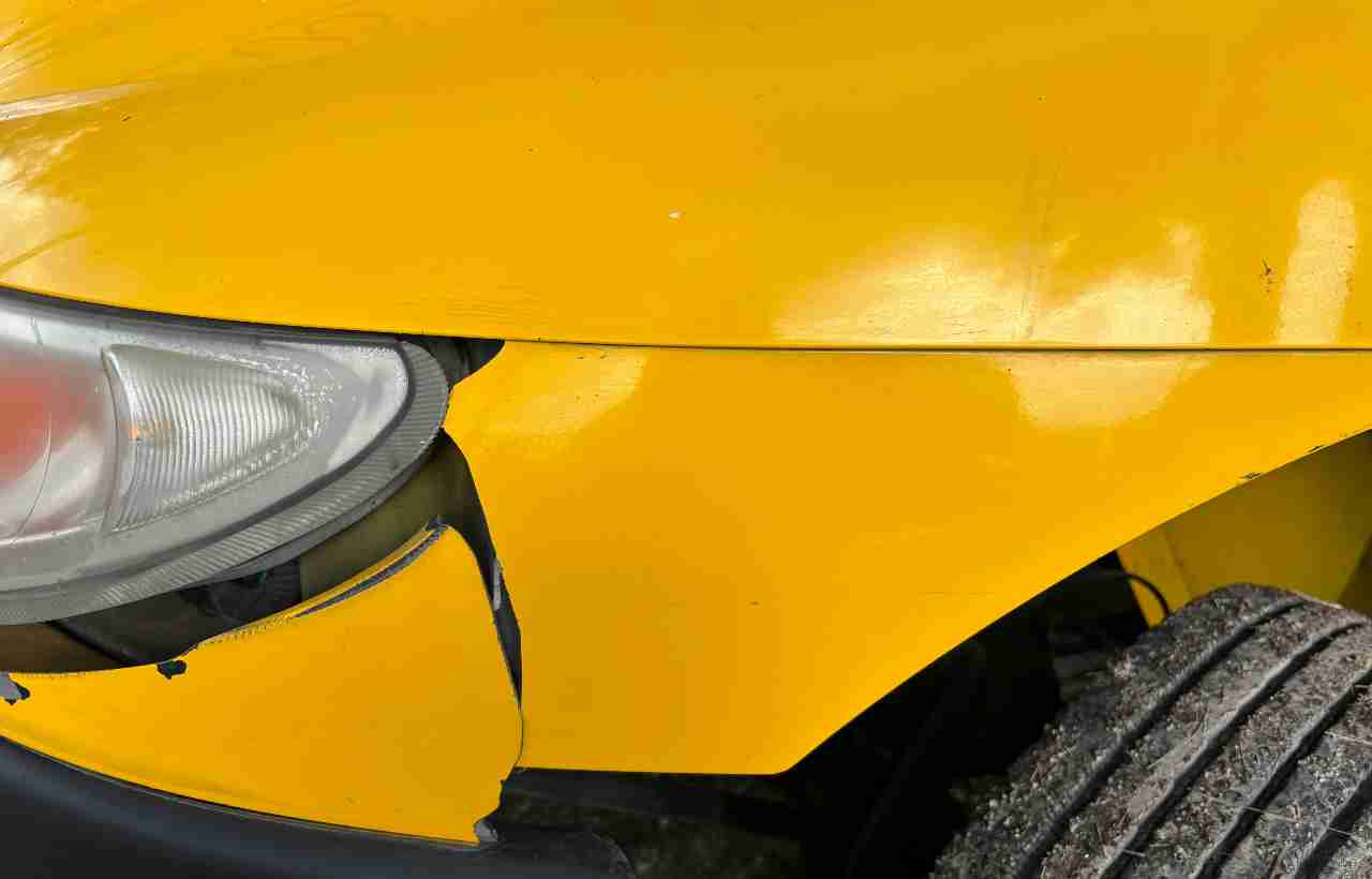 Tivoli, incidente su Ponte Lucano | Auto finisce sullo spartitraffico: traffico bloccato all’ora di punta: 33enne ferita in codice arancione