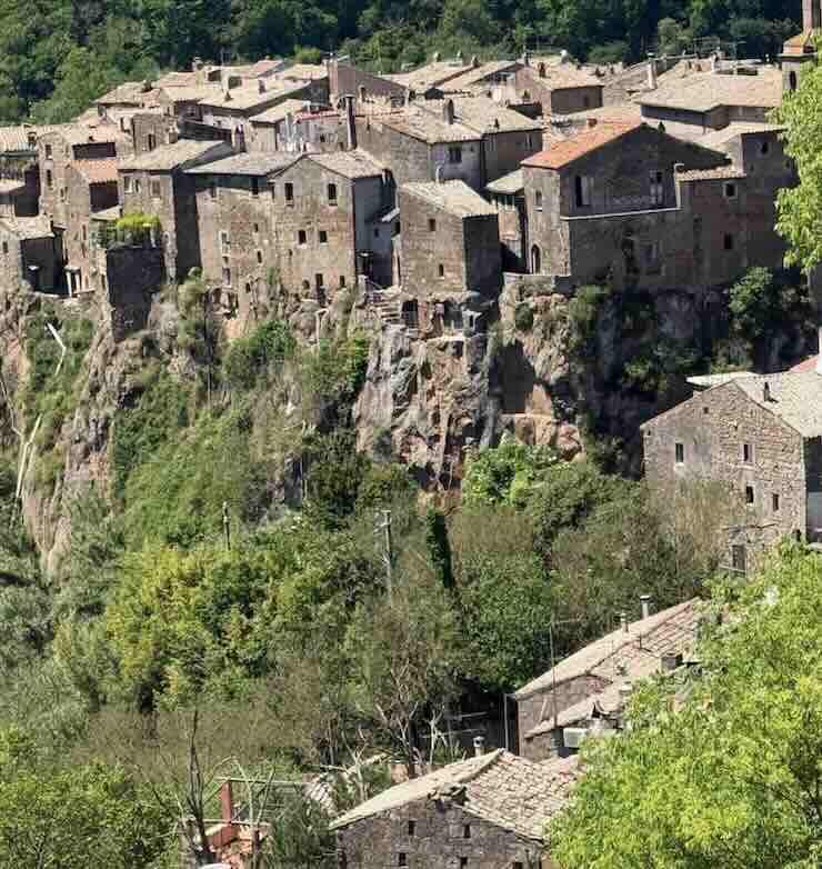 Calcata ( instagram)