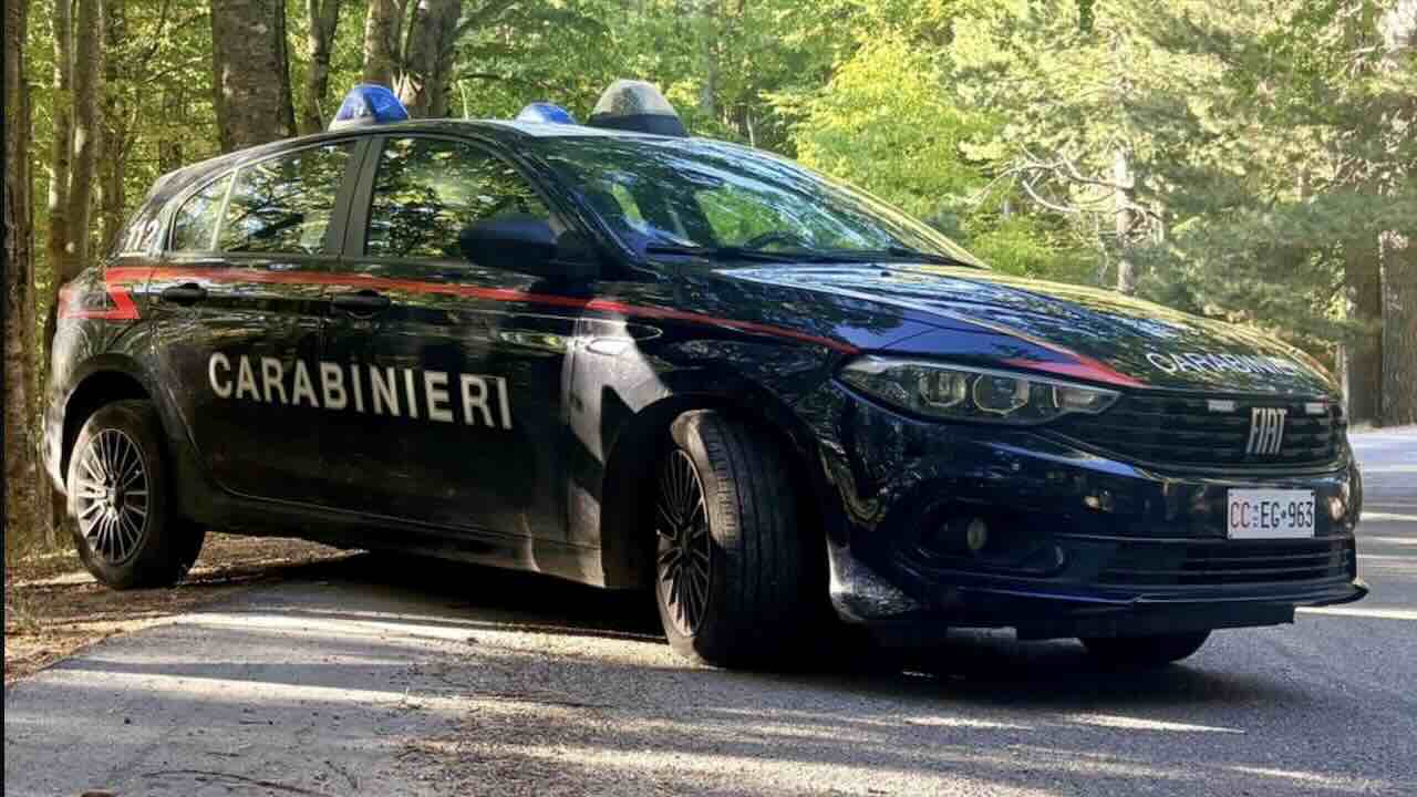 Truffe porta a porta agli anziani: carabinieri arrestano una banda tra Roma e Castelli | il dettaglio che li ha fatti scoprire
