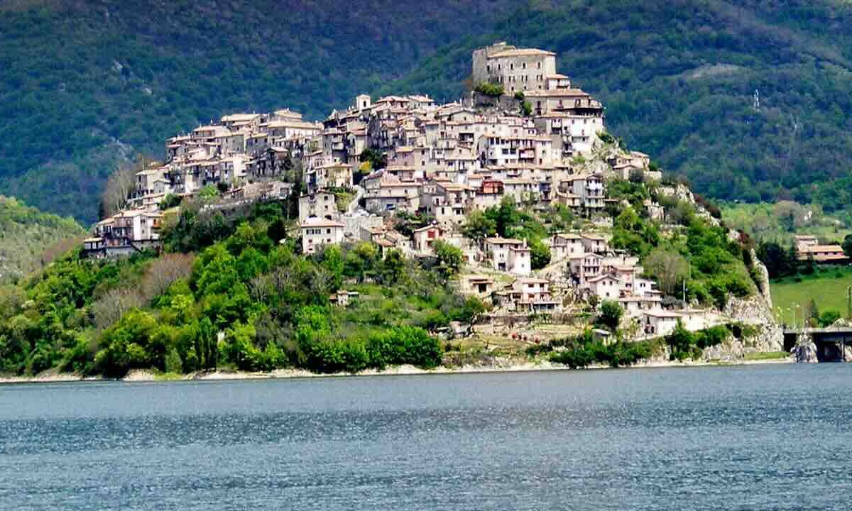 Castel di tora (pexels)