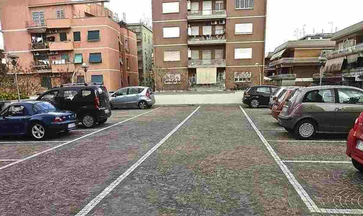 Parcheggio in cortile, addio al veto del vicino: la regola che cambia tutto e ribalta anni di litigi