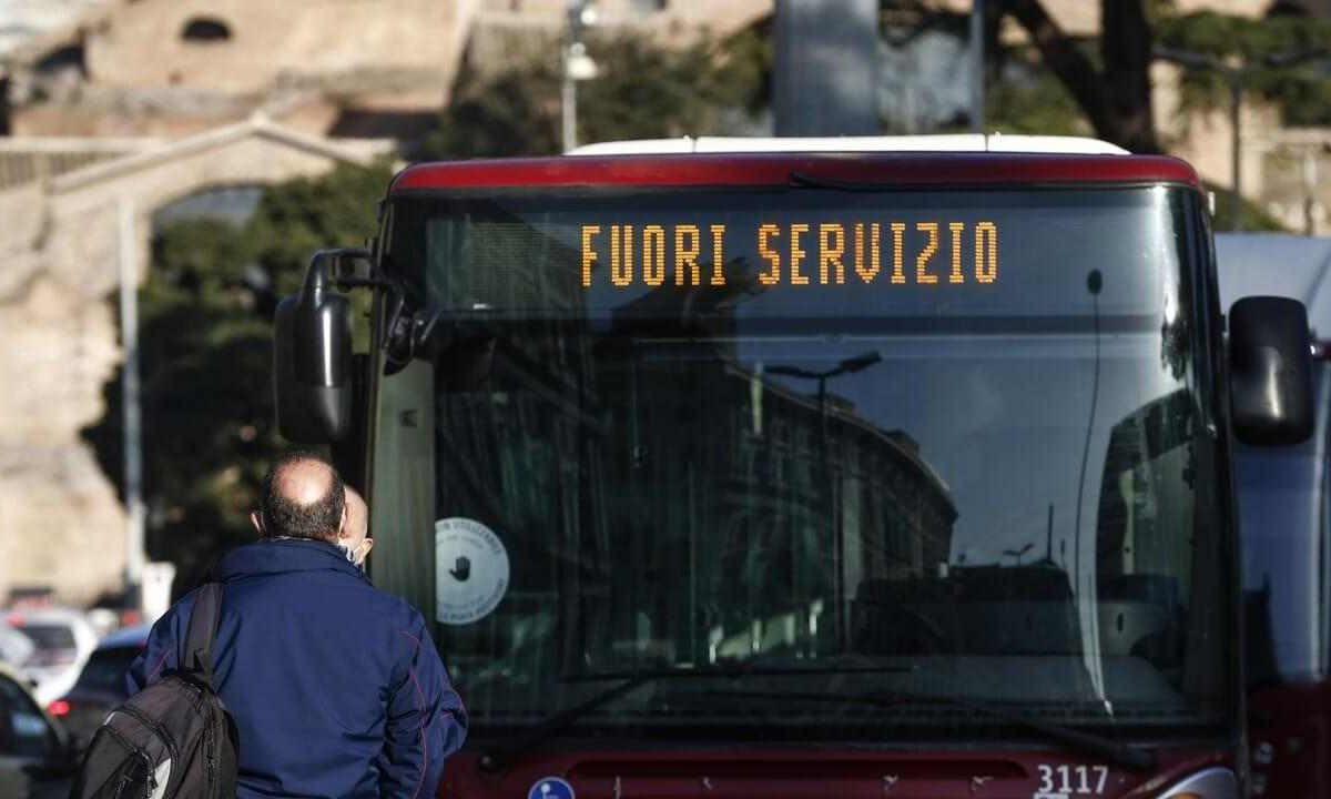 Roma si prepara a un martedì di caos: lo sciopero Atac minaccia bus, metro e tram per 24 ore